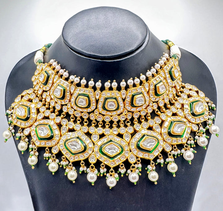 Exquisite Green Emerald Big Choker Kundan Jadau Set